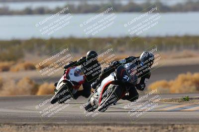 media/Dec-18-2022-SoCal Trackdays (Sun) [[8099a50955]]/Turn 14 (940am)/